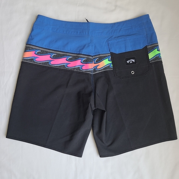 Billabong Wave Washed Board Shorts - Picture 5 of 8